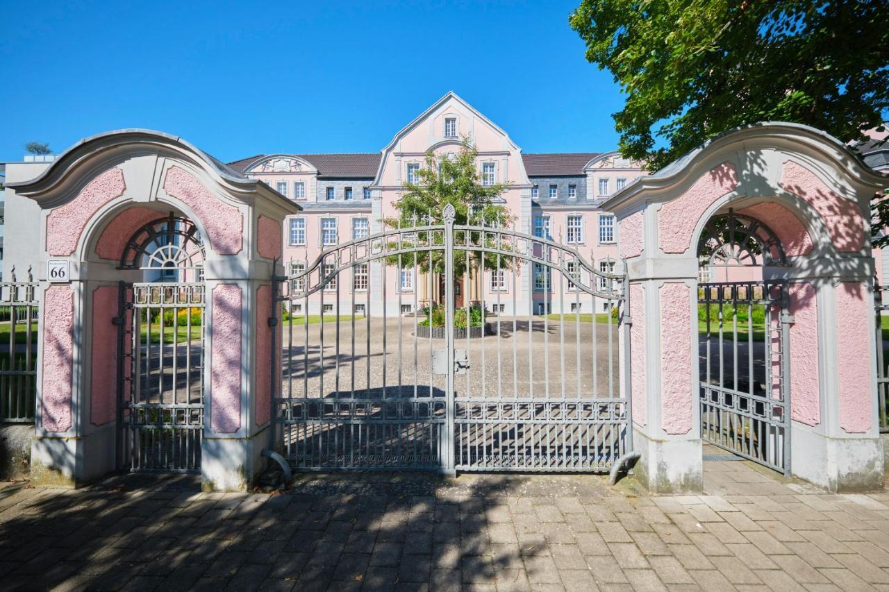 Historisches Deluxe Apartment Im Marianum Нойс Екстериор снимка