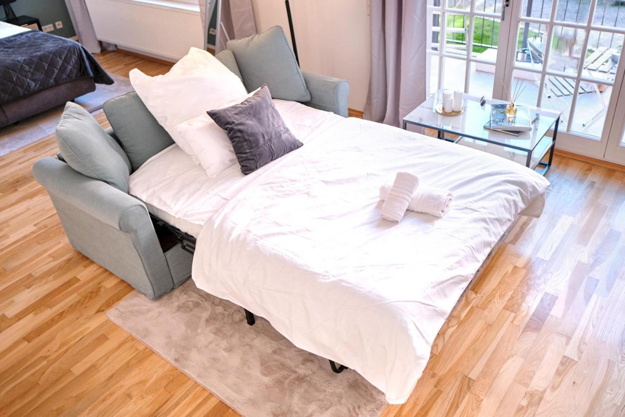 Historisches Deluxe Apartment Im Marianum Нойс Екстериор снимка