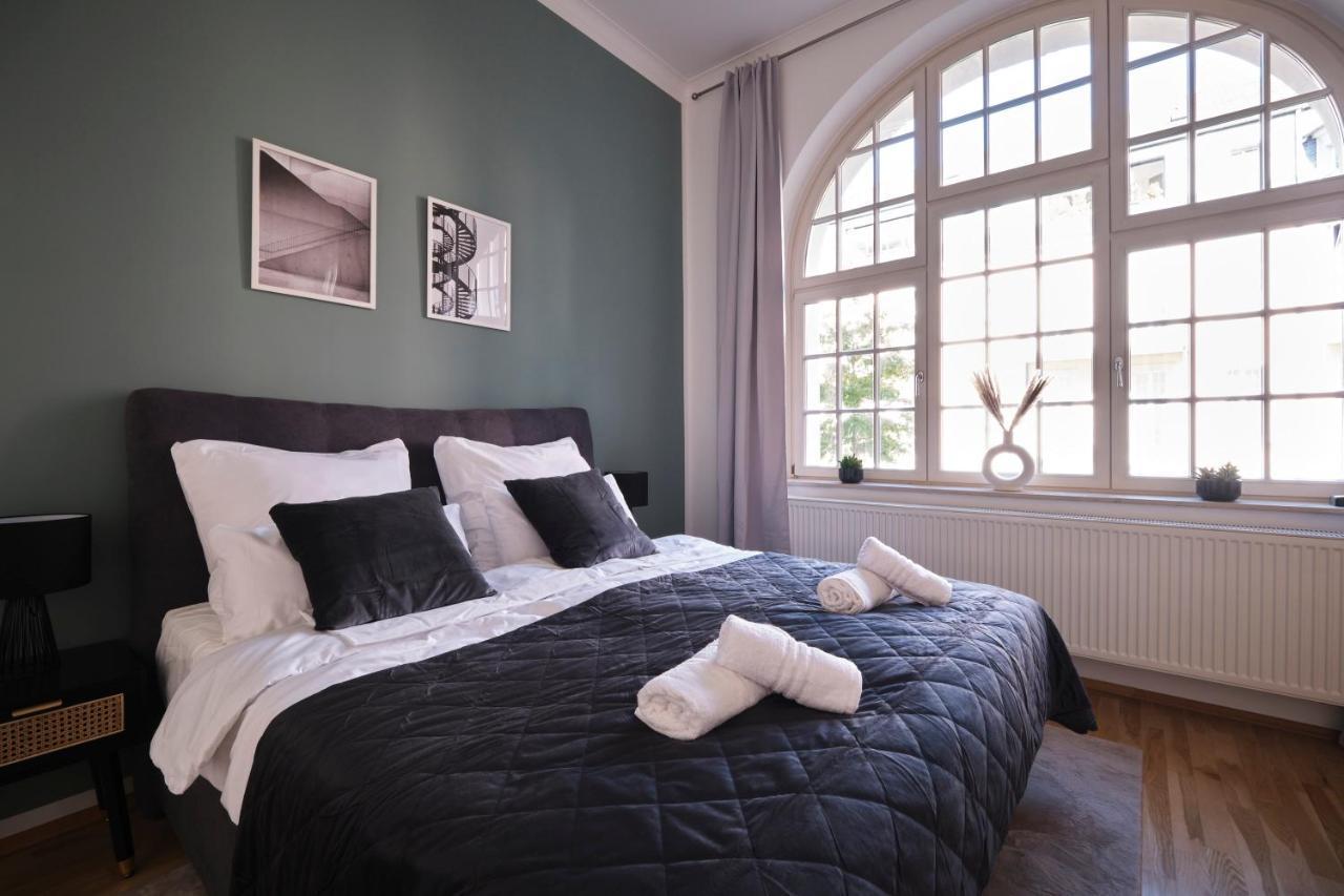 Historisches Deluxe Apartment Im Marianum Нойс Екстериор снимка