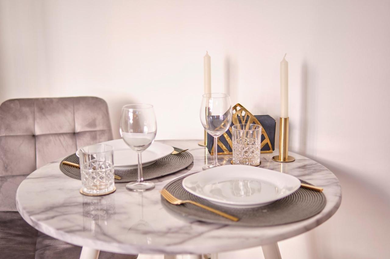 Historisches Deluxe Apartment Im Marianum Нойс Екстериор снимка