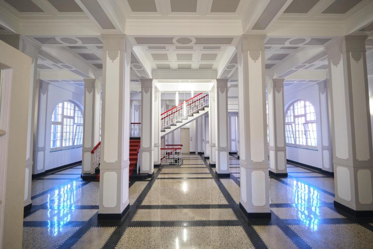 Historisches Deluxe Apartment Im Marianum Нойс Екстериор снимка
