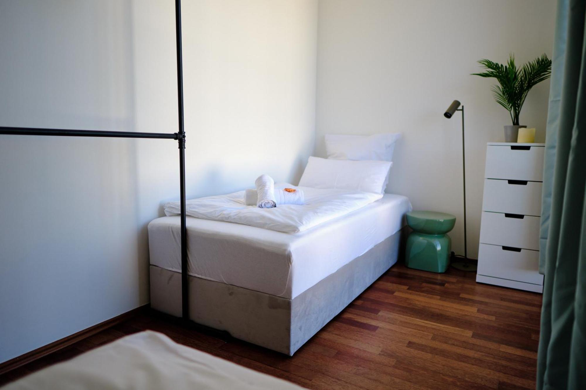 Historisches Deluxe Apartment Im Marianum Нойс Екстериор снимка
