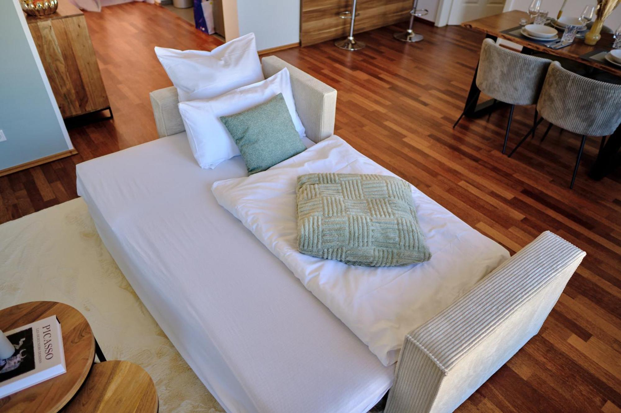 Historisches Deluxe Apartment Im Marianum Нойс Стая снимка