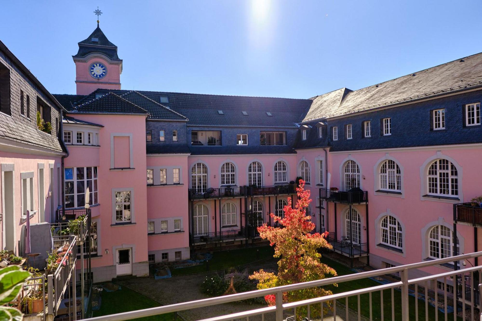 Historisches Deluxe Apartment Im Marianum Нойс Екстериор снимка