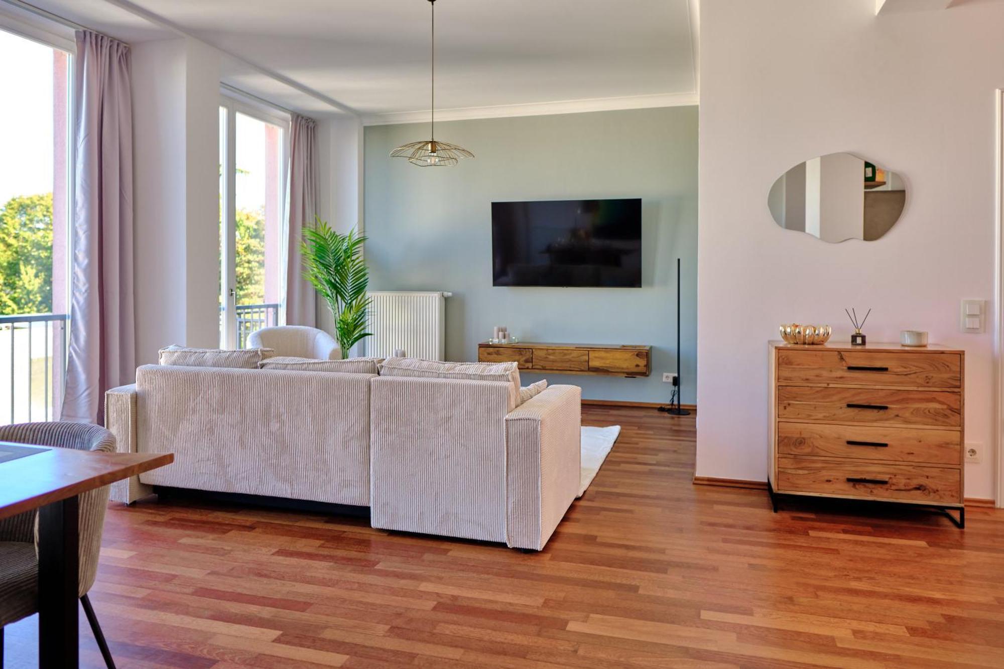 Historisches Deluxe Apartment Im Marianum Нойс Екстериор снимка