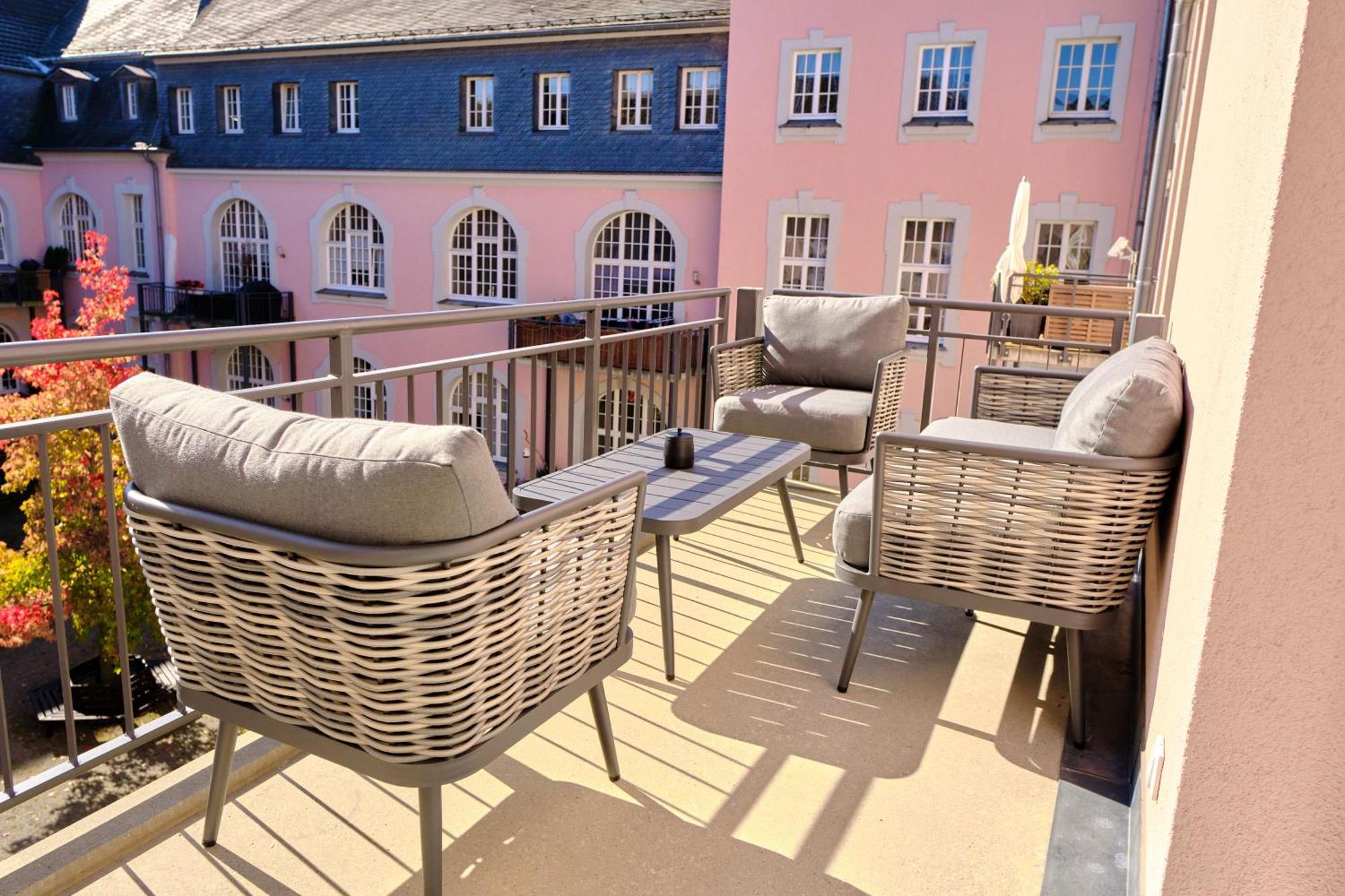 Historisches Deluxe Apartment Im Marianum Нойс Екстериор снимка