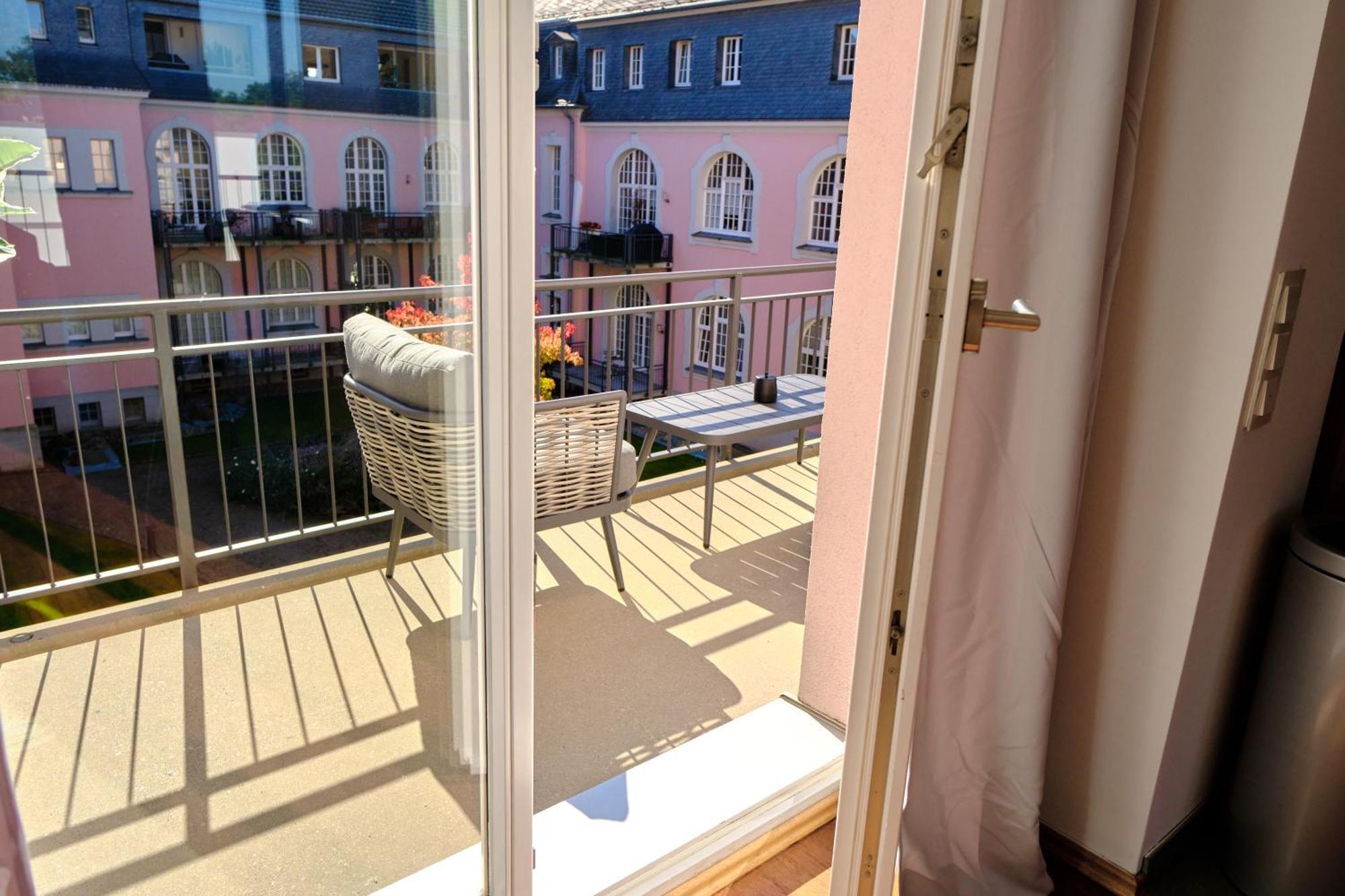 Historisches Deluxe Apartment Im Marianum Нойс Стая снимка